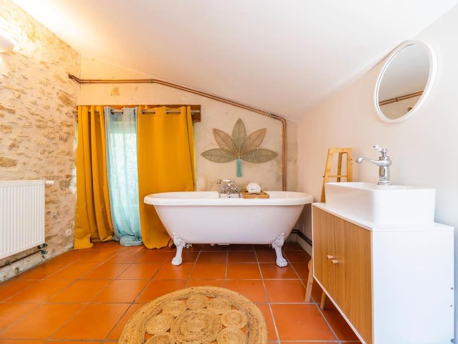 Le Grand Franc Gite Cosy Proche Tous Commerces Tonnay-Charente Εξωτερικό φωτογραφία